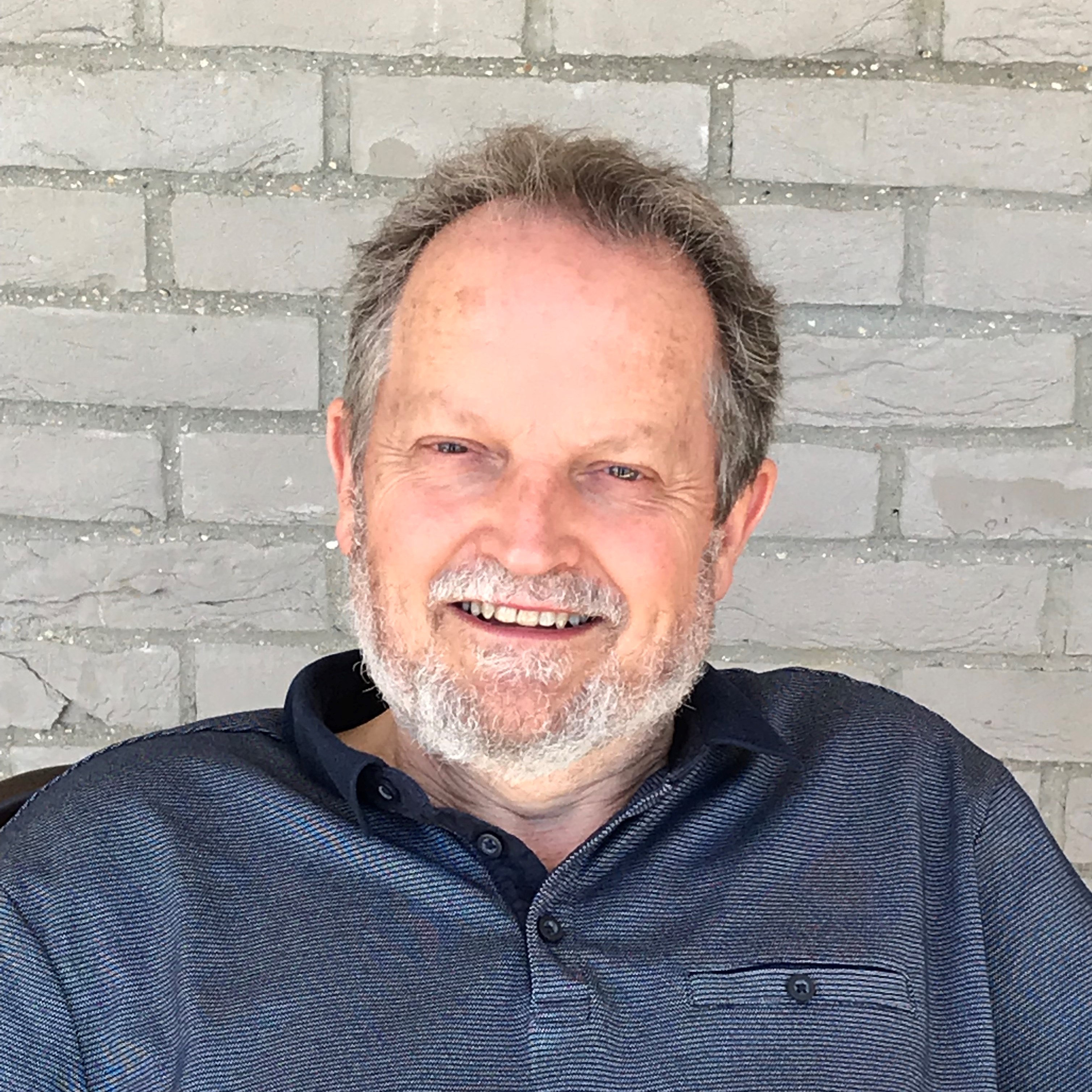 A portrait picture of Peter Gatrell
