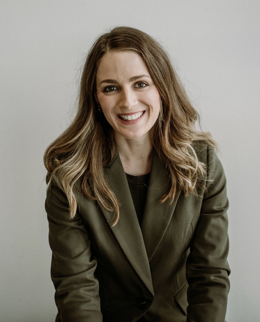 Laura Prael headshot