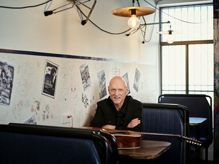 photo of Peter Garrett