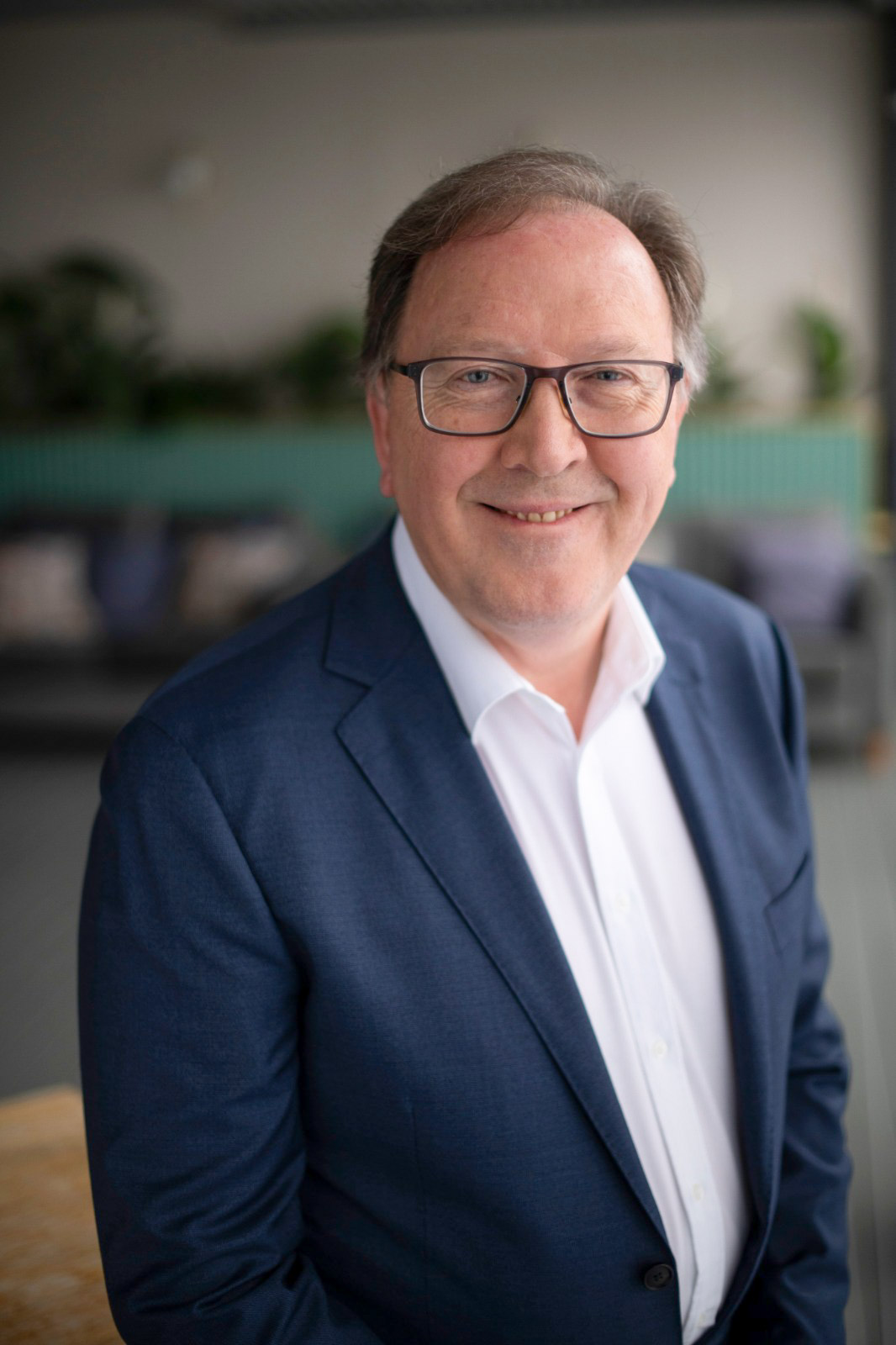 Dr Michael Holland