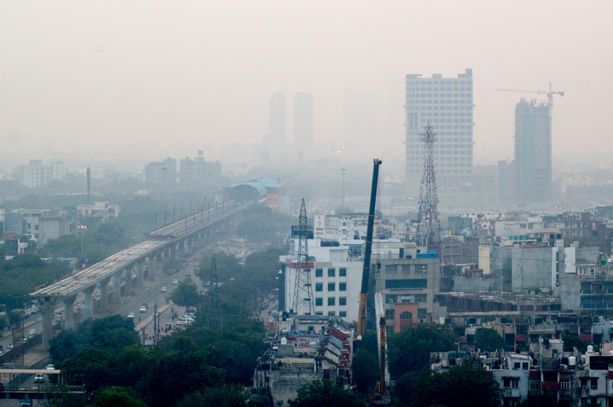 picture of a polluted city skyline