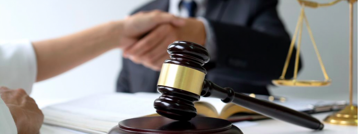photo of a legal hammer and scales